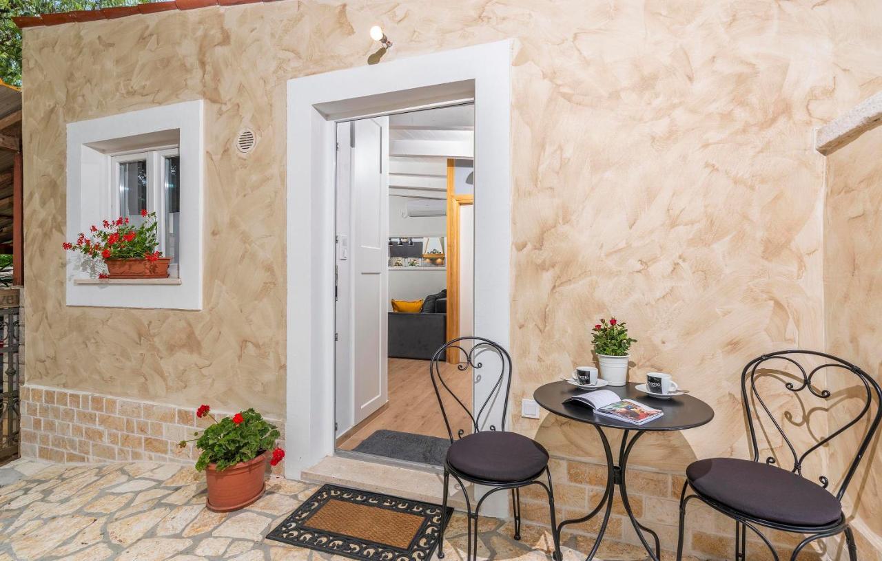 Ivana Apartment *